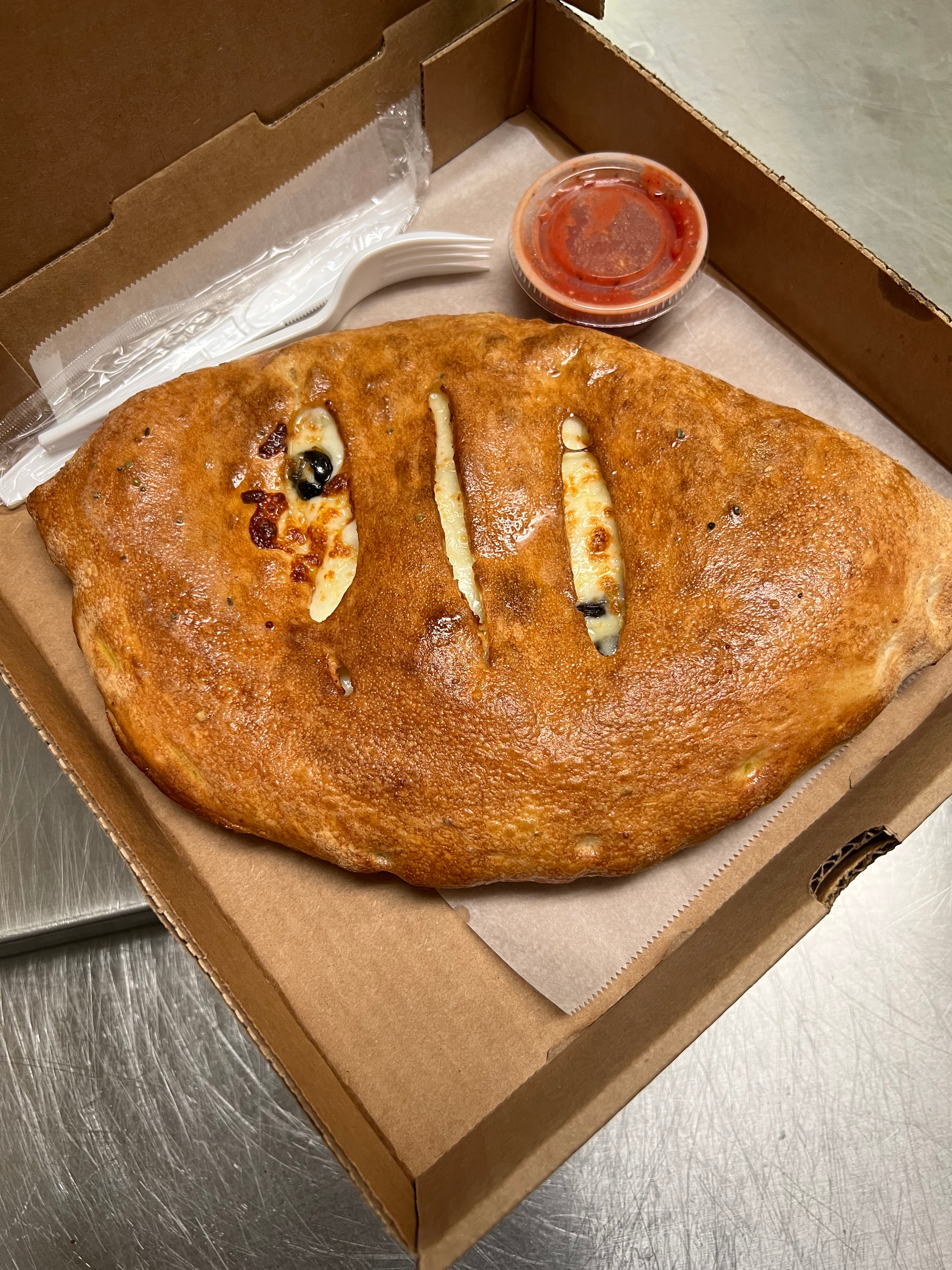 Order Vegetarian Calzone - Small 10" food online from Italiano Of Kingsport store, Kingsport on bringmethat.com