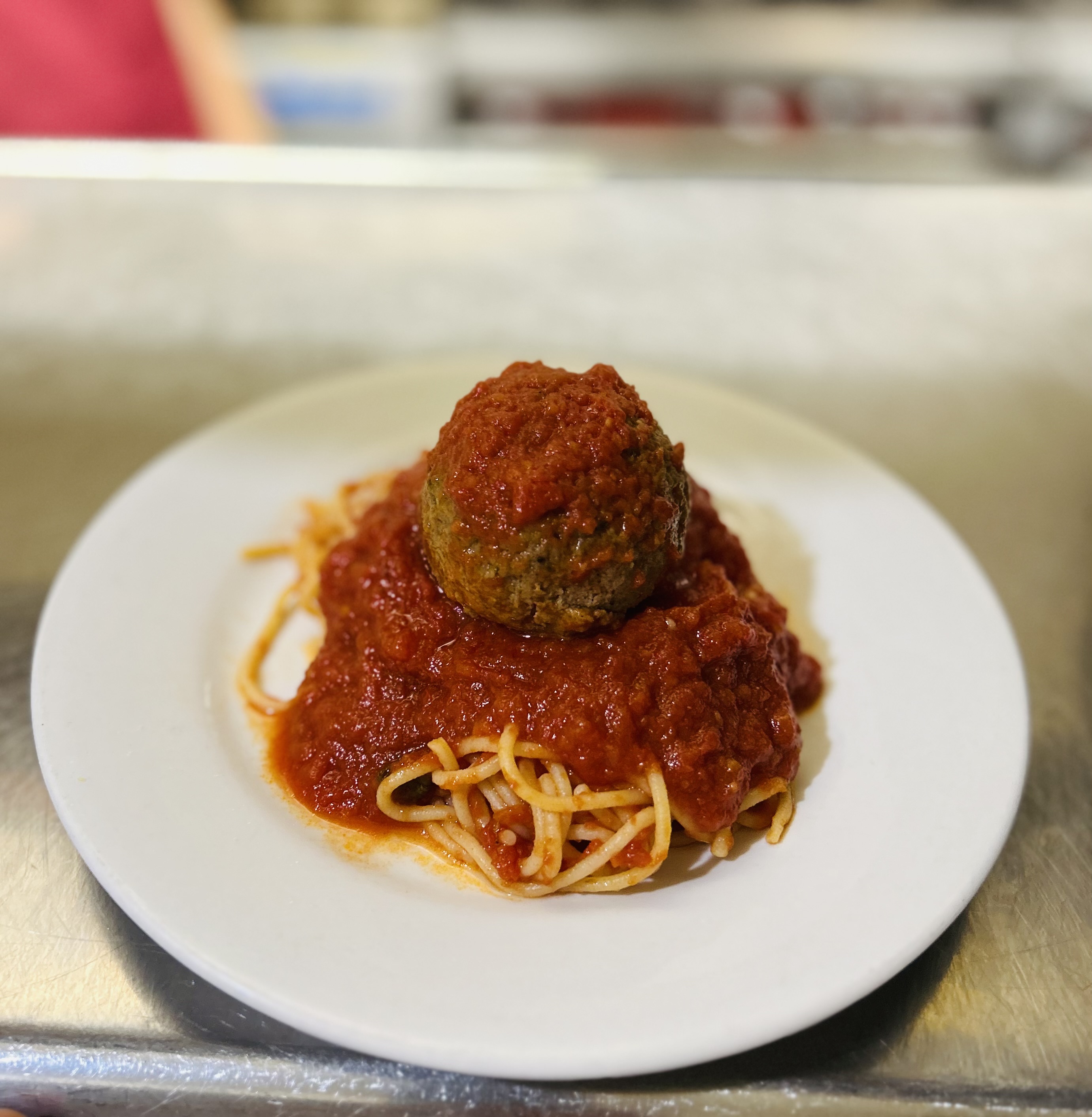 Order Kids Spaghetti and Meatball  food online from Que Pasta Italian Gourmet Deli store, Saddle Brook on bringmethat.com