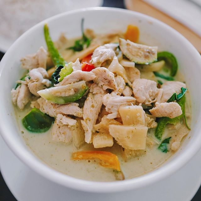 Order Green Curry ( A La Carte) food online from Sri Siam Cafe store, North Hollywood on bringmethat.com