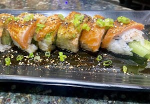Order Green Blossom Roll food online from Aki Sushi & Japanese Fusion store, San Jacinto on bringmethat.com