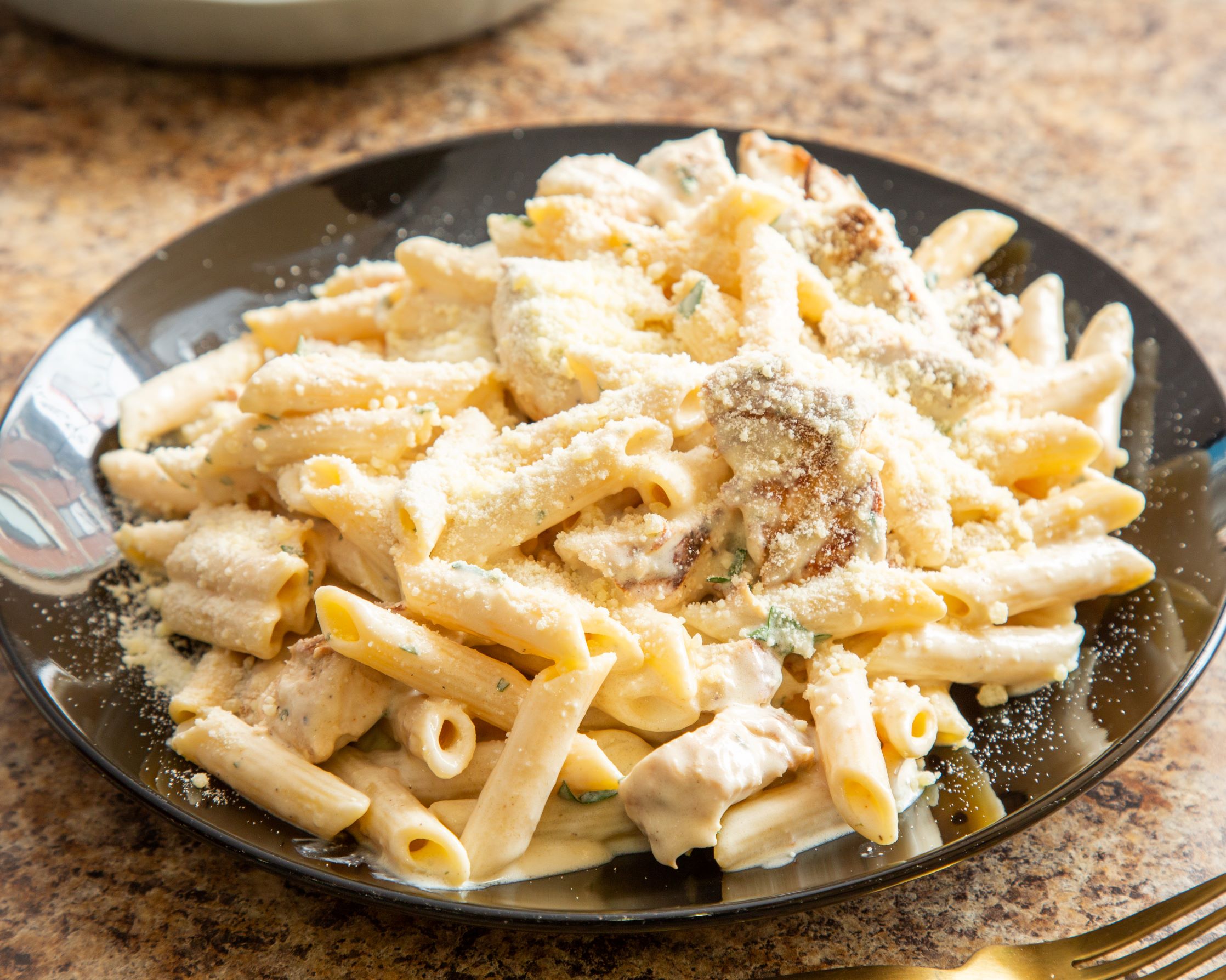 Order Chicken Alfredo Pasta food online from Andalus Pizza & Cafe store, Brighton on bringmethat.com