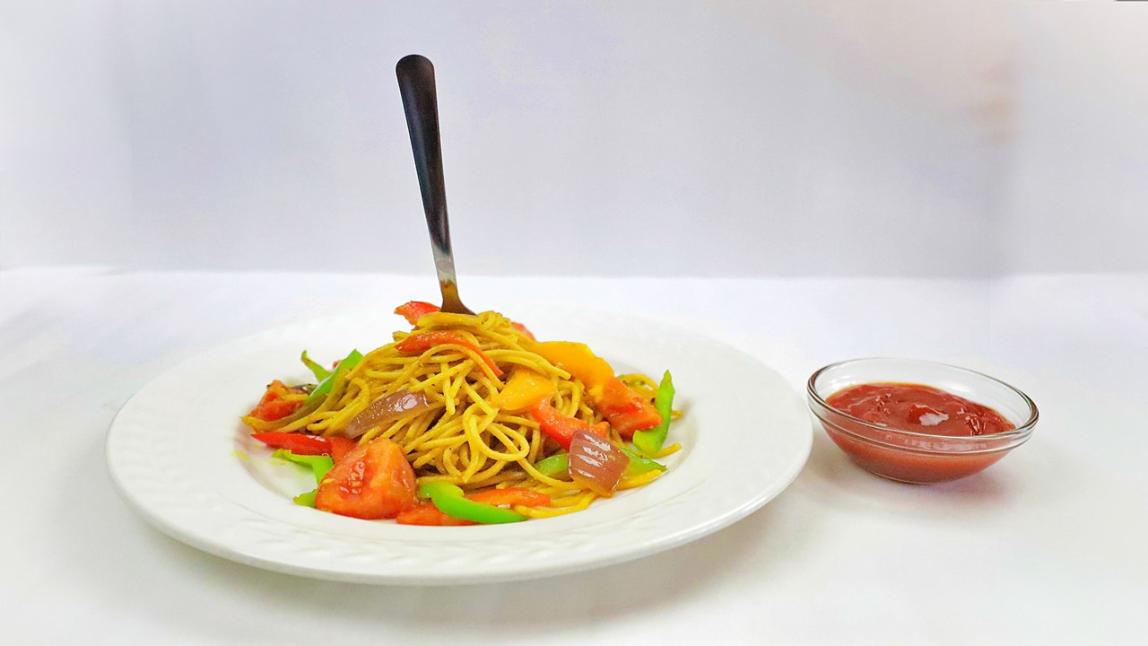 Order Vegetable Chow Mein food online from MOMO Factory store, Chicago on bringmethat.com