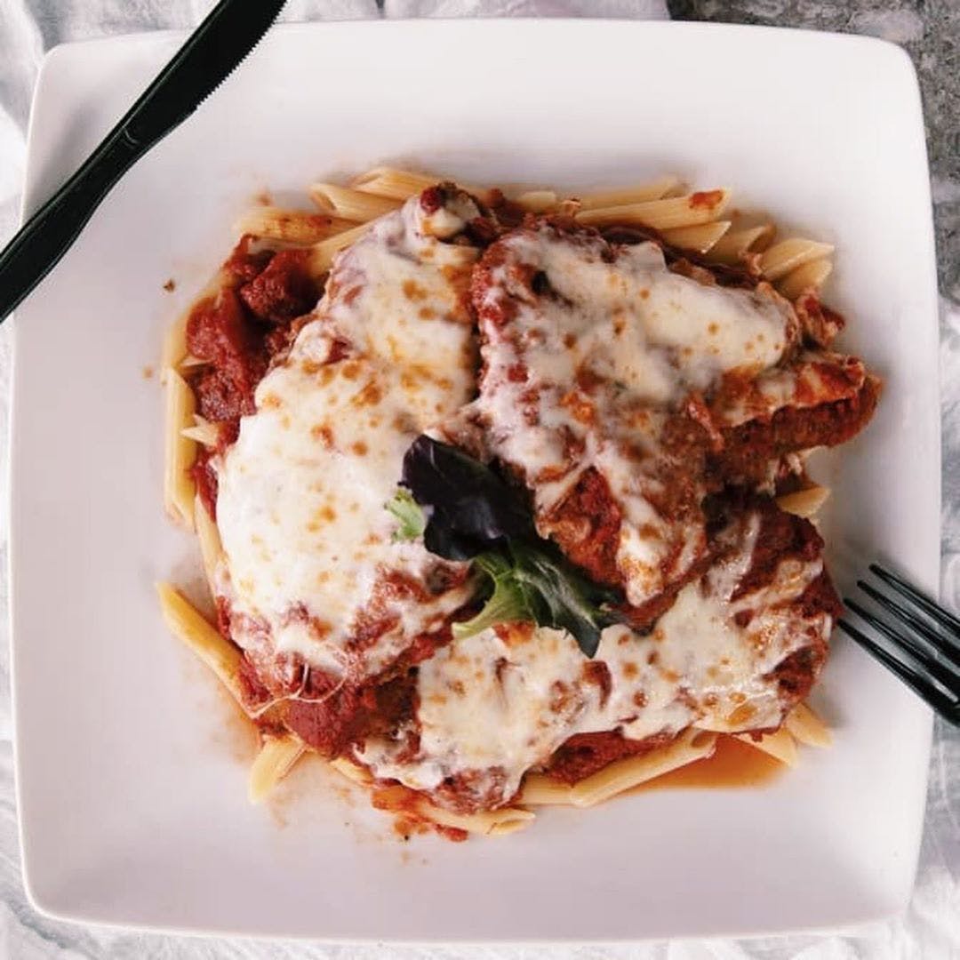 Order Chicken Parmigiana Lunch - Lunch food online from Giove's Pizza store, Trumbull on bringmethat.com