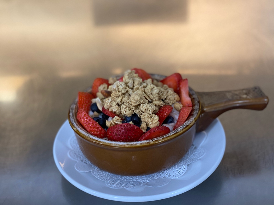 Order CRUNCH BERRY OATMEAL food online from The Point Pancake House store, Gurnee on bringmethat.com