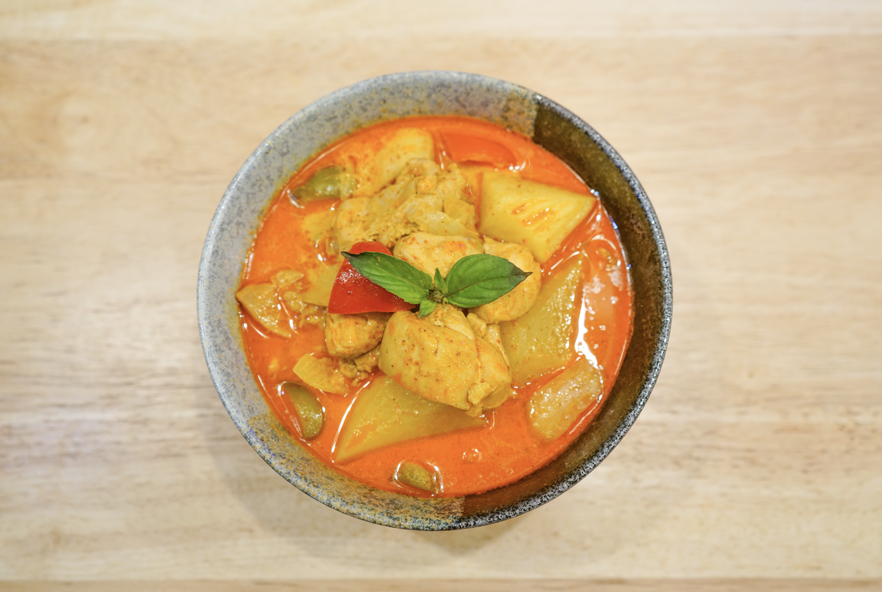 Order Yellow Curry & Jasmine Rice food online from Rolling Thai store, San Francisco on bringmethat.com