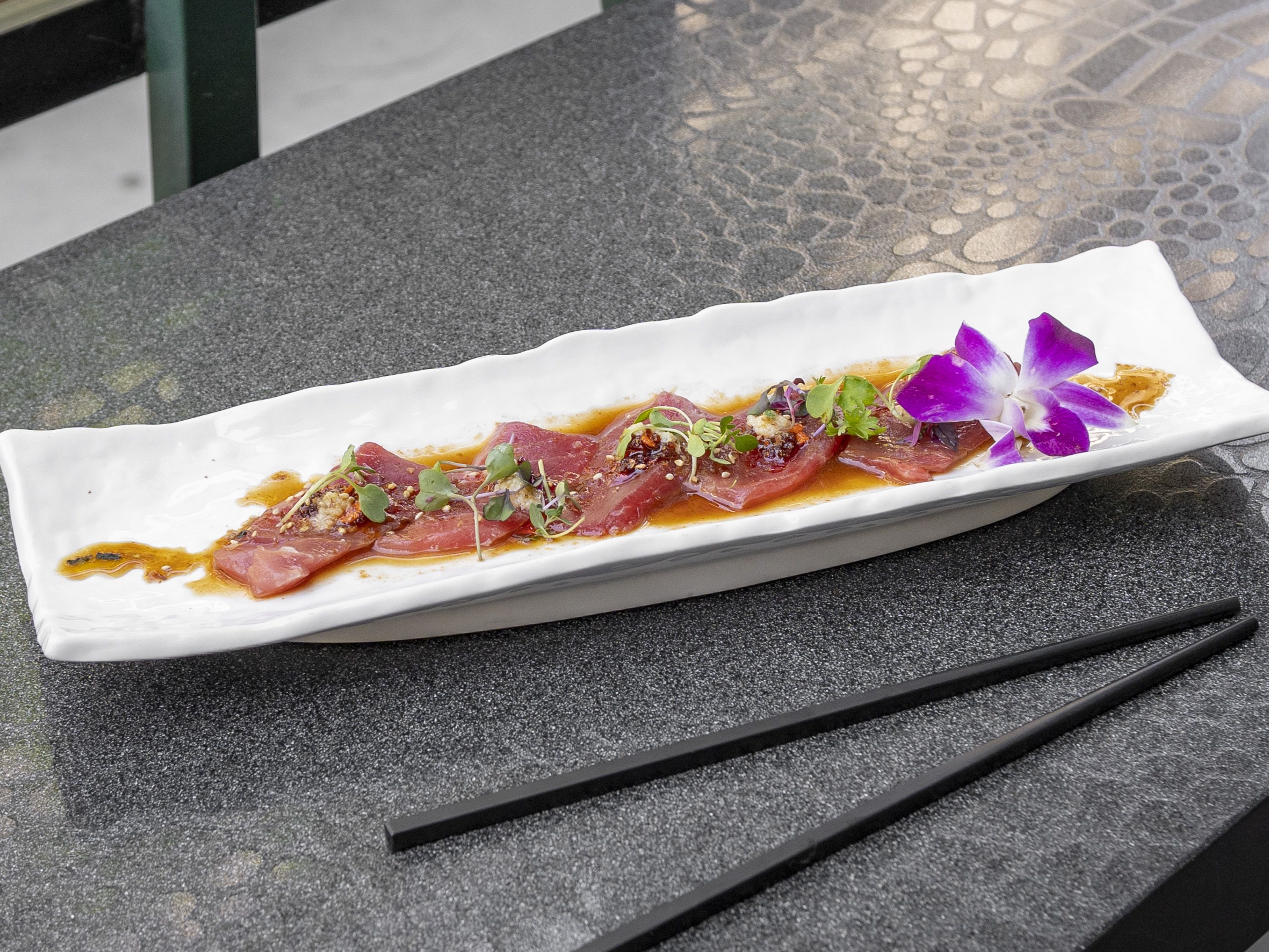 Order Szechuan Tuna food online from Arashi Sushi store, Los Angeles on bringmethat.com