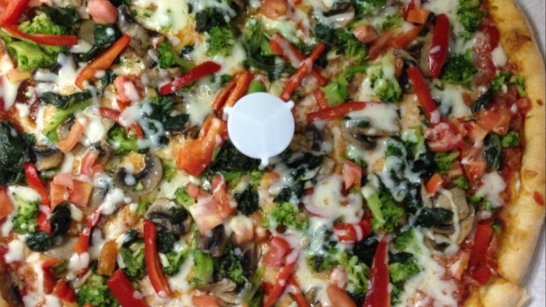Order Vegetarian Pizza - Personal 10" (6 Slices) food online from Verona Pizza & Italian Cuisine store, The Bronx on bringmethat.com