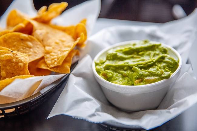 Order 16oz Guacamole & Chips food online from El Famous Burrito store, Lombard on bringmethat.com