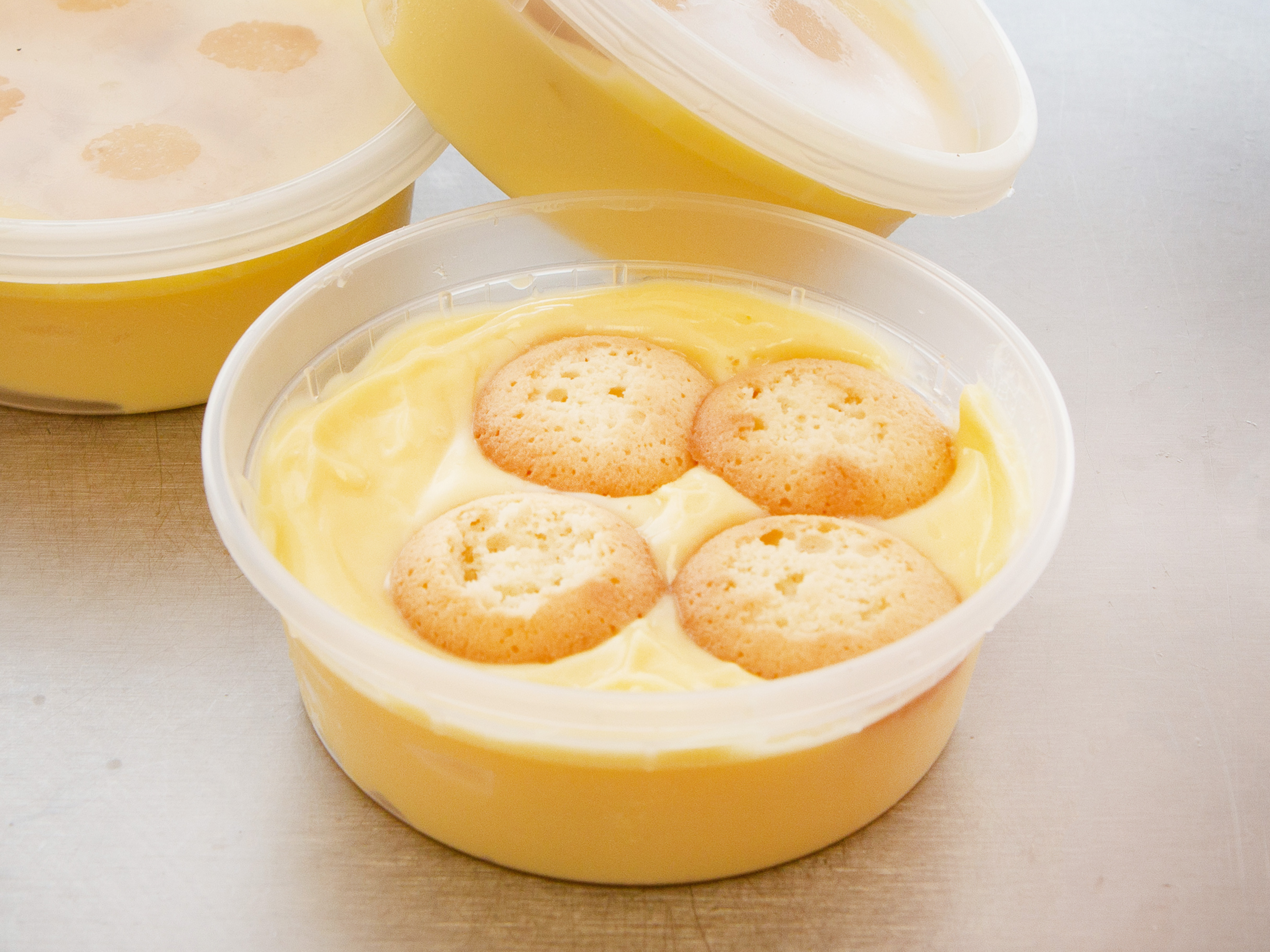 Order 116. Banana Pudding food online from Kennedy fried chicken and pizza store, Bronx on bringmethat.com