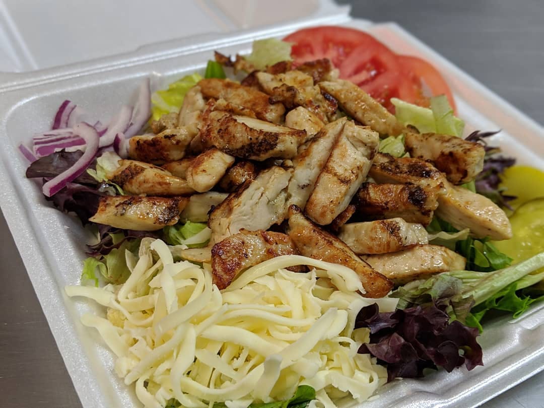 Order Grilled Chicken Salad - Salad food online from Giuseppe's Pizza Shop store, Plattsburgh on bringmethat.com