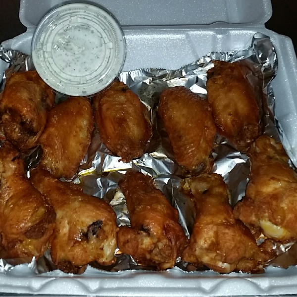 Order Chicken Wings food online from Guido Pizza & Pasta store, Van Nuys on bringmethat.com