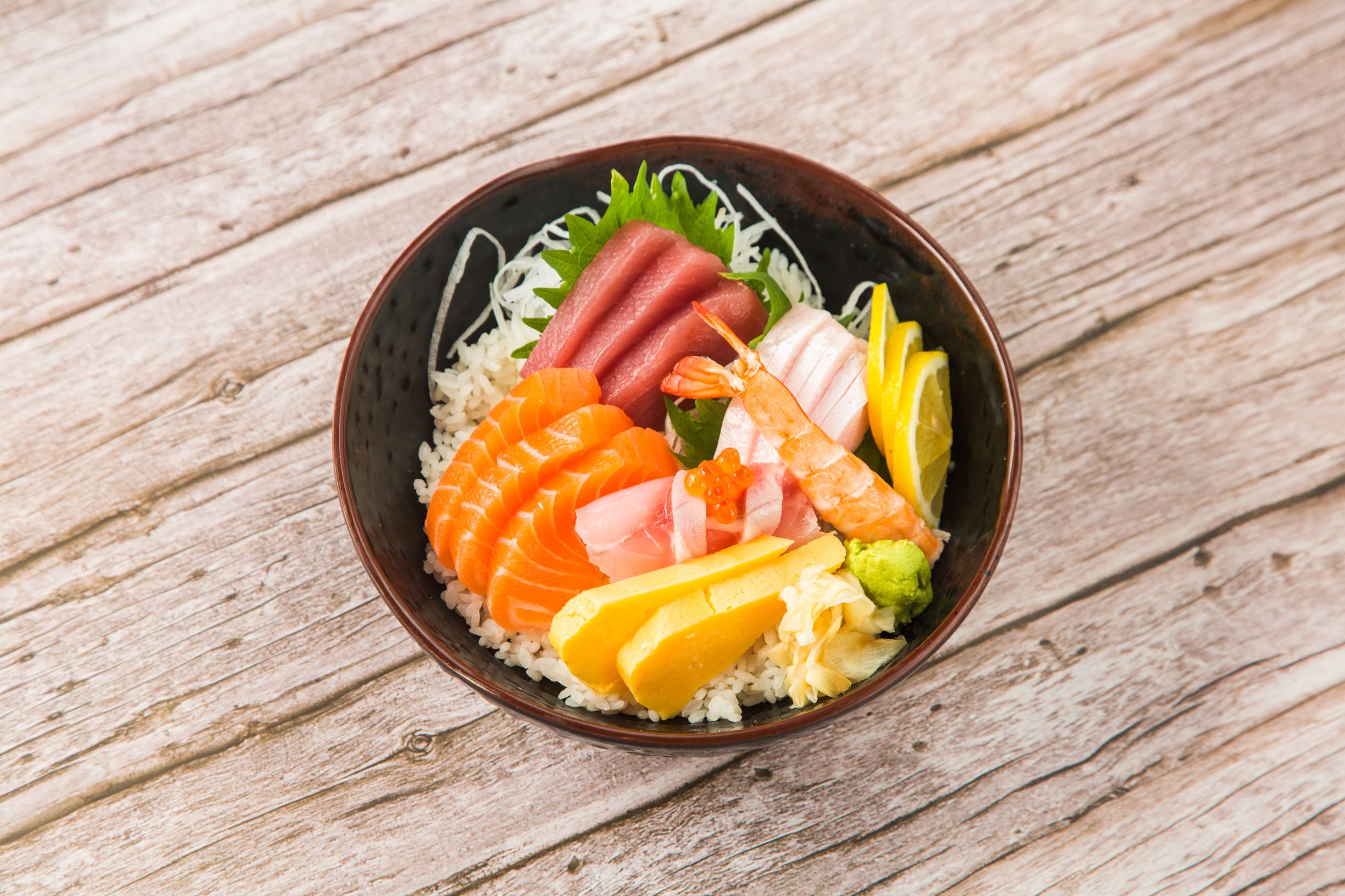 Order Chirashi Lunch Special food online from Sushi para japanese restaurant store, New York on bringmethat.com