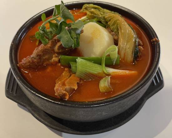 Order Gam Ja Tang / Spicy, Hearty Stew Made with Pork Bones food online from Golmok Restaurant store, Palisades Park on bringmethat.com