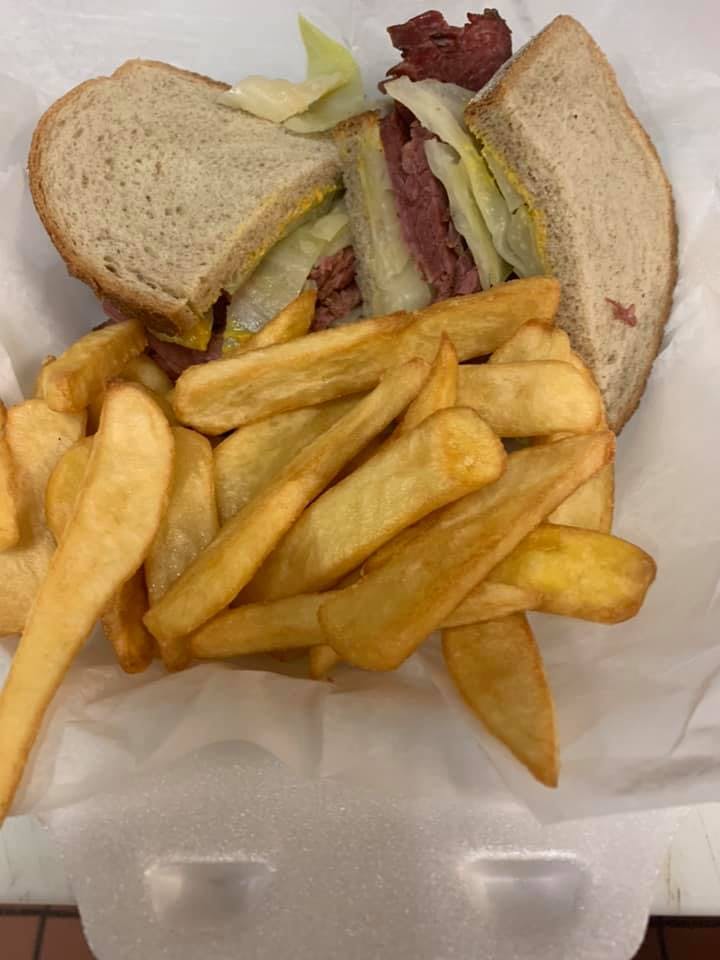 Order Roast Beef Club Sandwich - Sandwich food online from Dino Pizza & Restaurant store, Holyoke on bringmethat.com