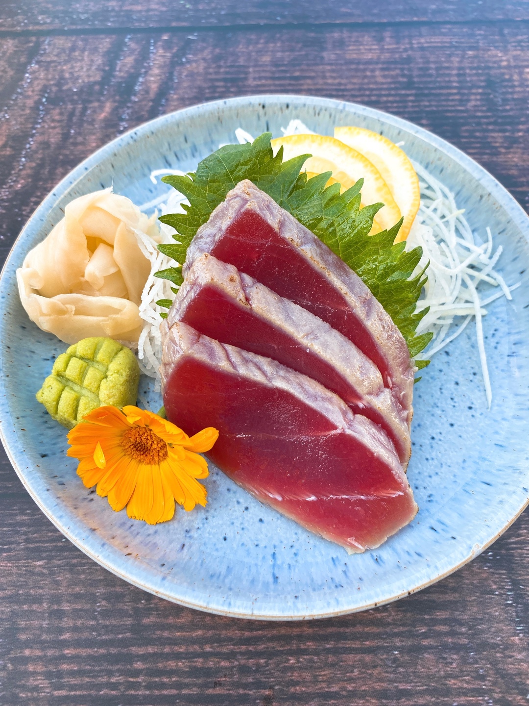 Order Seared Tuna Tataki Sashimi food online from Yanagi Kitchen store, Manhattan Beach on bringmethat.com