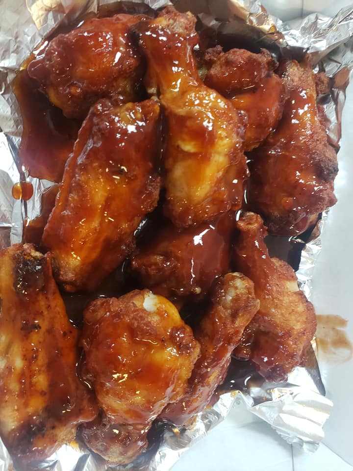 Order 20 Piece Bone-In Wings food online from Pizza Man of Columbia Heights store, Minneapolis on bringmethat.com