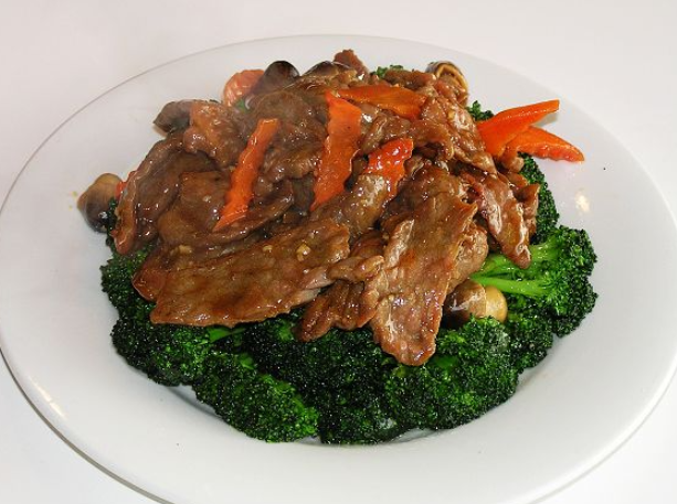 Order Beef with Broccoli food online from Hong Kong Chop Suey store, Libertyville on bringmethat.com