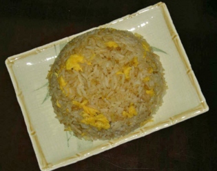 Order F9. Egg Fried Rice food online from 88 Chinese & Sushi Sherman Oaks store, Van Nuys on bringmethat.com