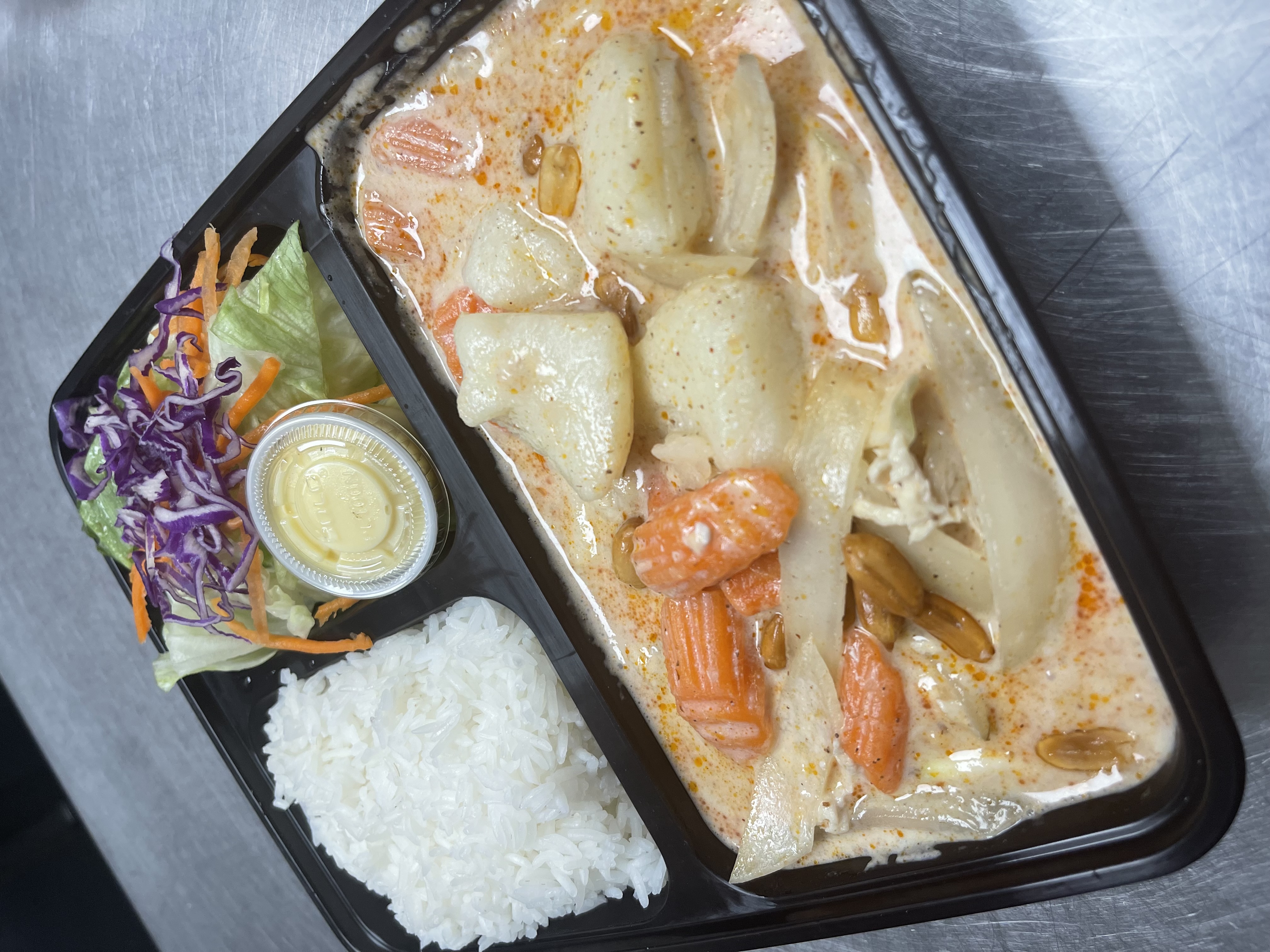 Order Mussamun Curry Lunch food online from Mint Garden Thai Restaurant store, Sherman Oaks on bringmethat.com