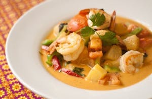 Order Pineapple Curry food online from Thai Rod Dee store, Layton on bringmethat.com