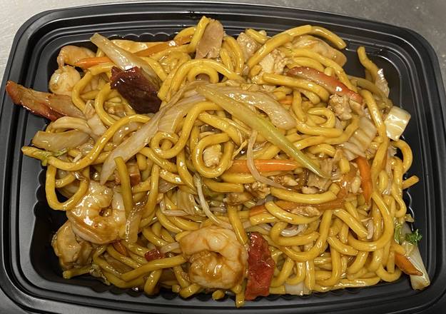 Order House Special Lo Mein food online from Great Wall store, Stockbridge on bringmethat.com
