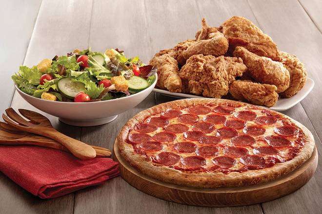 Order Pepperoni Pizza food online from Golden Corral store, Oklahoma City on bringmethat.com