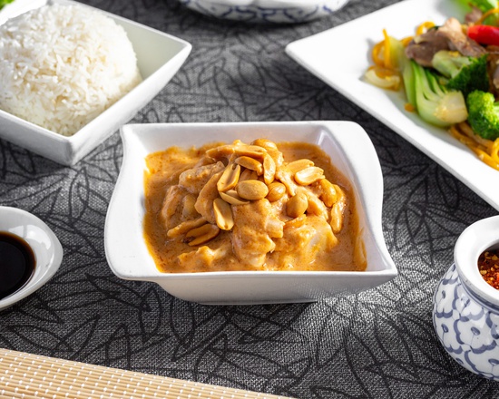 Order Massaman Curry food online from Thai House store, Kansas City on bringmethat.com