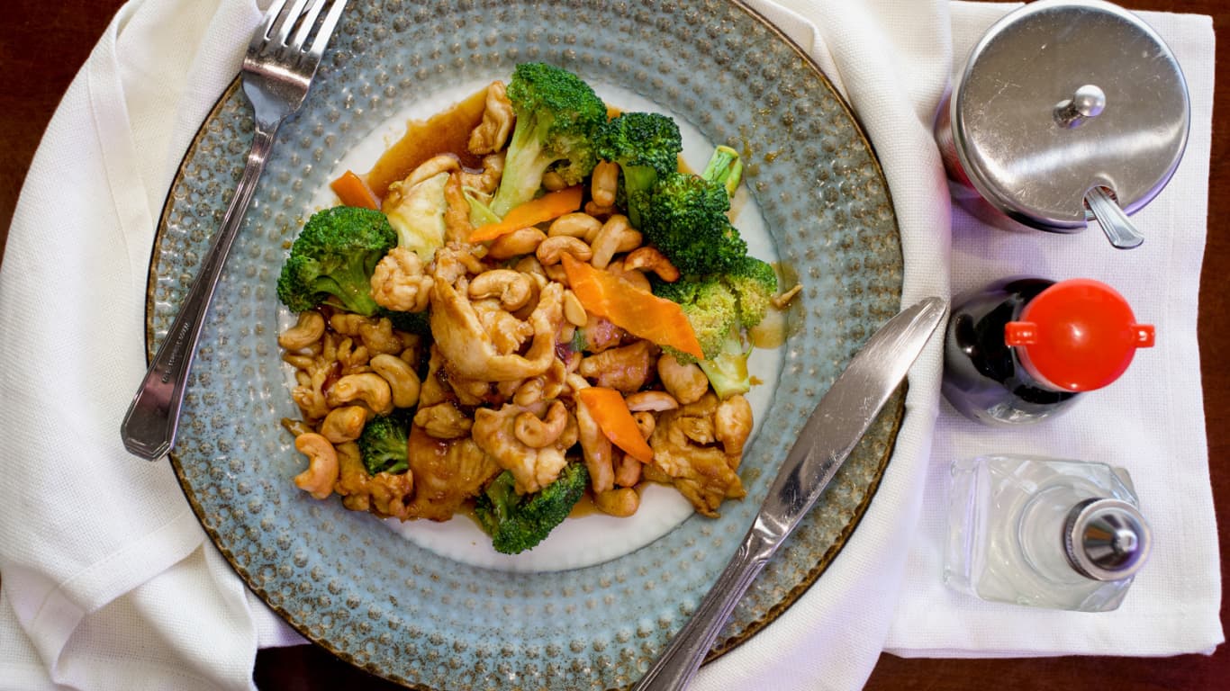 Order Broccoli and Cashew Chicken food online from Dragon Spring store, Pleasant Hill on bringmethat.com