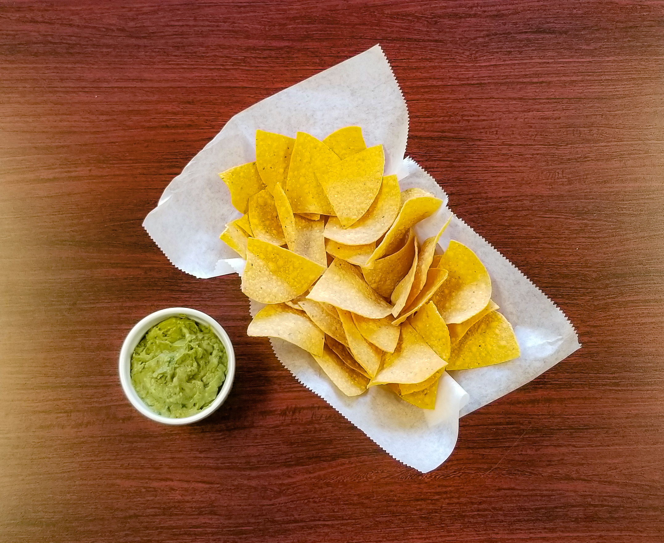 Order CHIPS CON GUACAMOLE / CHIPS WITH GUACAMOLE food online from Armando Bar & Restaurant store, Bergenfield on bringmethat.com