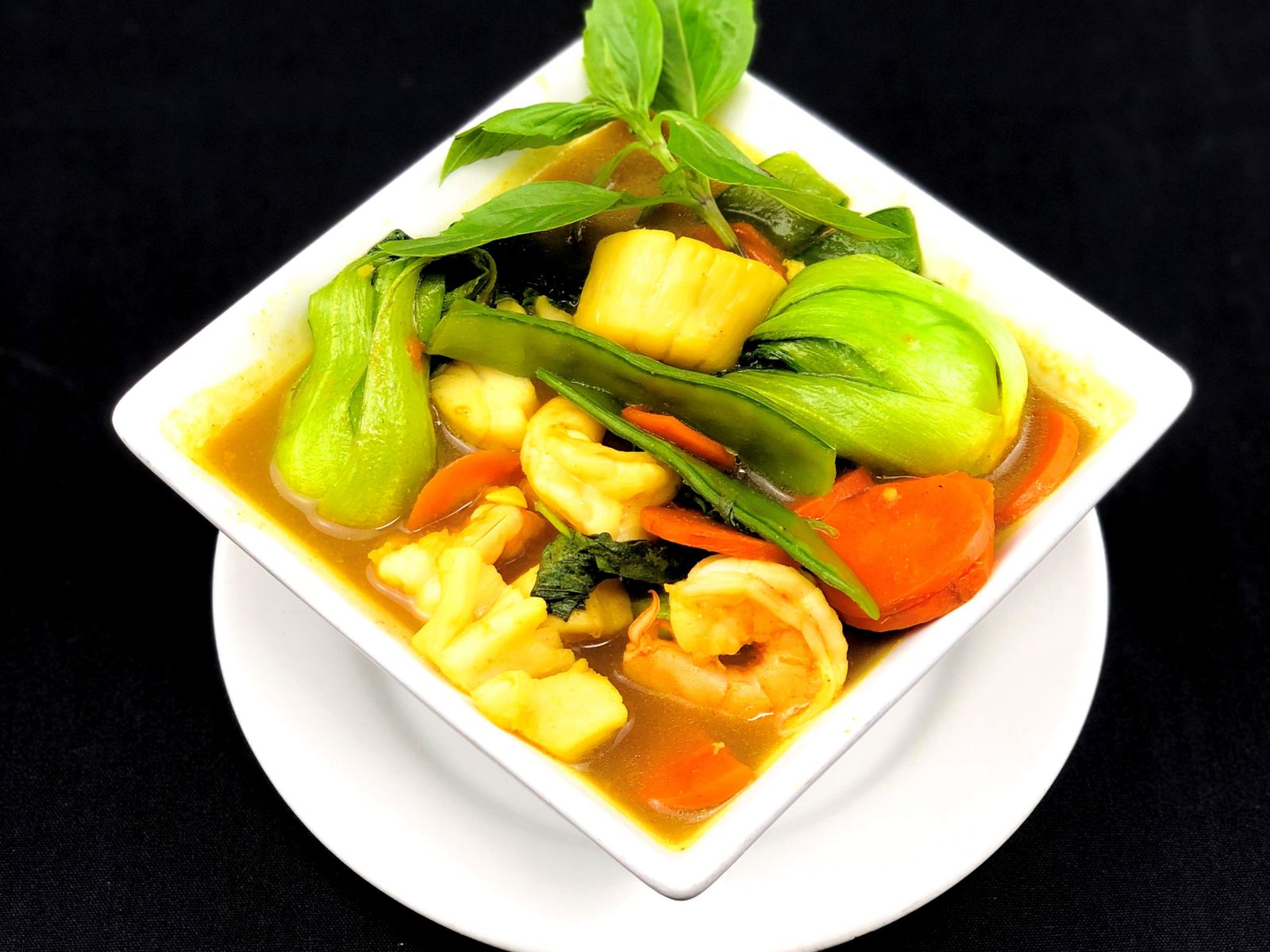 Order Madras Curry food online from Malee's Thai Bistro on Main store, Scottsdale on bringmethat.com