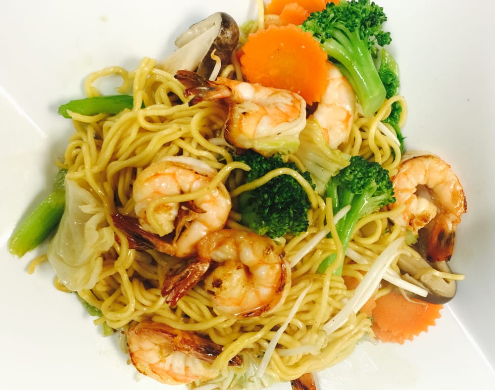 Order Chow Mein food online from Anantra Thai Restaurant store, Woodland Hills on bringmethat.com