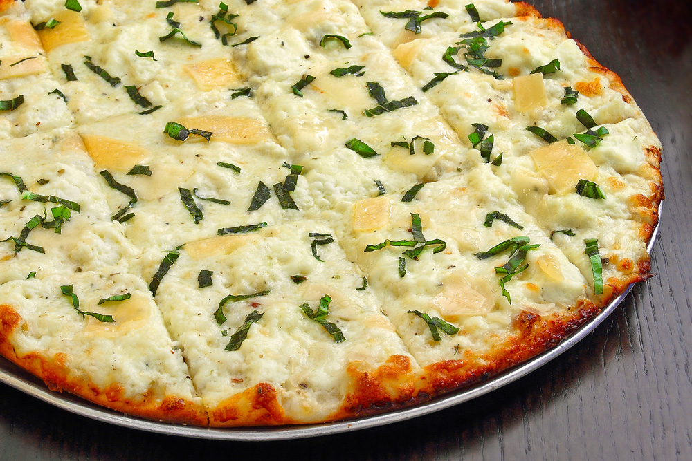 Order 10" Small Thin White Pizza food online from Georgio Chicago Pizza & Pub store, Crystal Lake on bringmethat.com