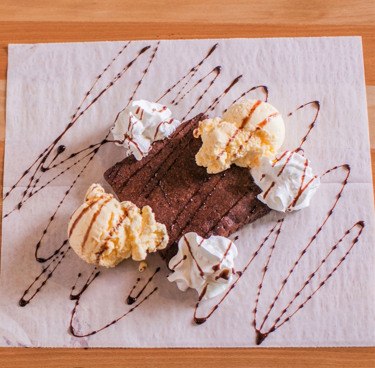 Order Brownie A la Mode food online from Something Different Grill store, Lubbock on bringmethat.com