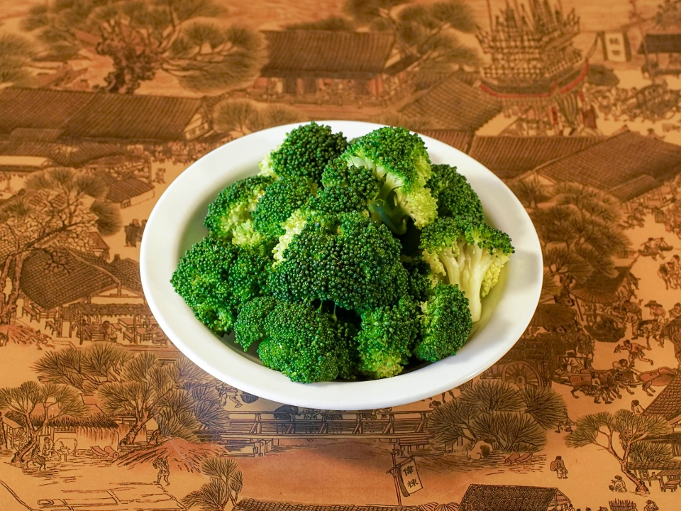 Order Steamed Broccoli Florets food online from J. Wong's Asian Bistro store, Salt Lake City on bringmethat.com