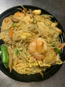Order RN2. House Special Rice Noodle food online from Peking Chef store, Fairfax Station on bringmethat.com