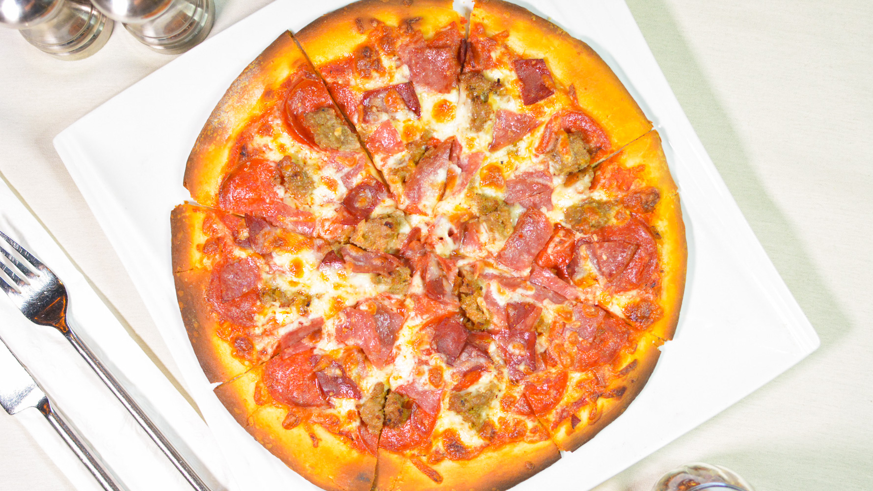 Order Italian Pizza food online from Bistro 7 store, Reno on bringmethat.com