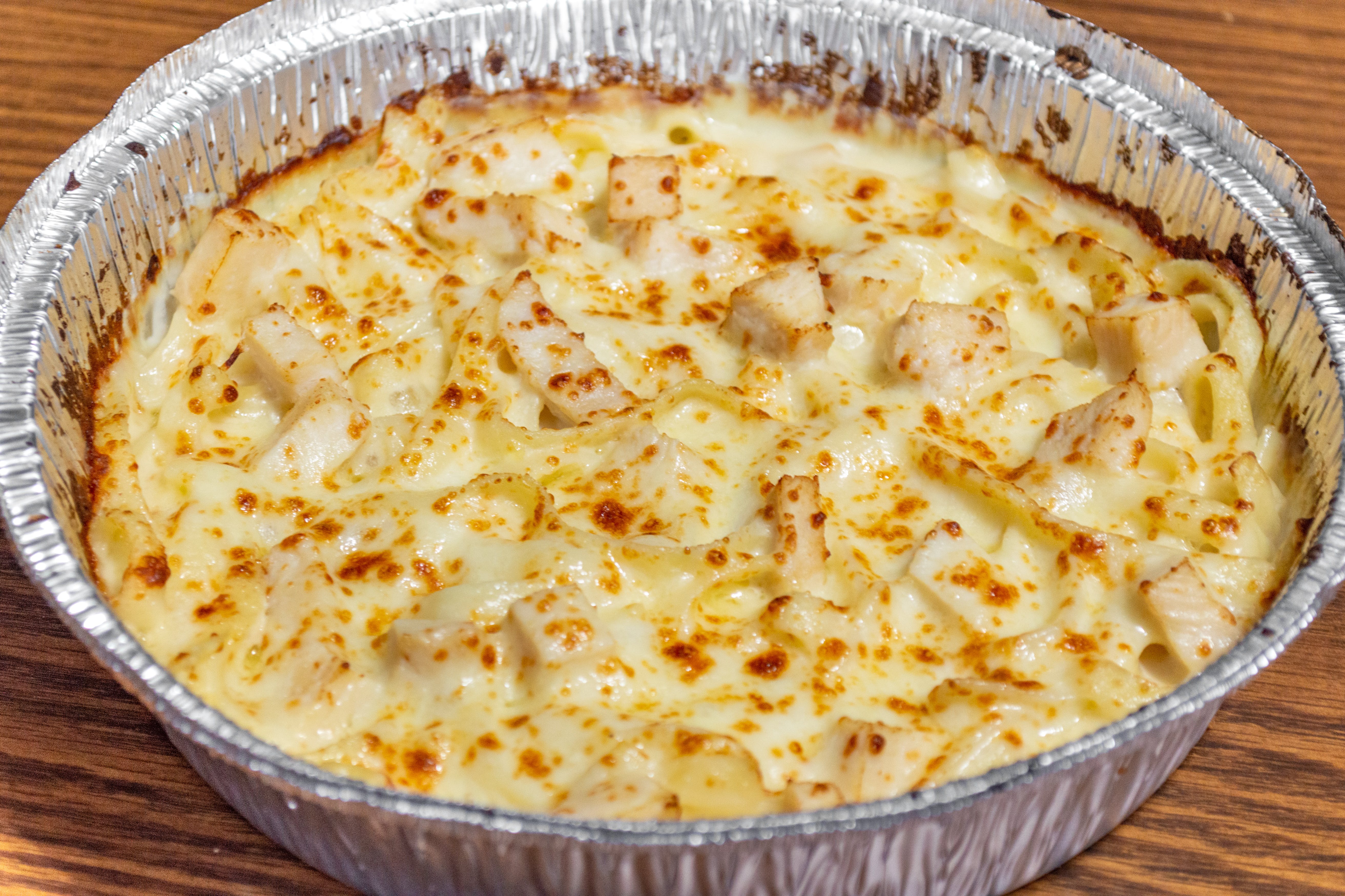 Order Alfredo Pasta - Pasta food online from Super Mario Pizza store, Knoxville on bringmethat.com