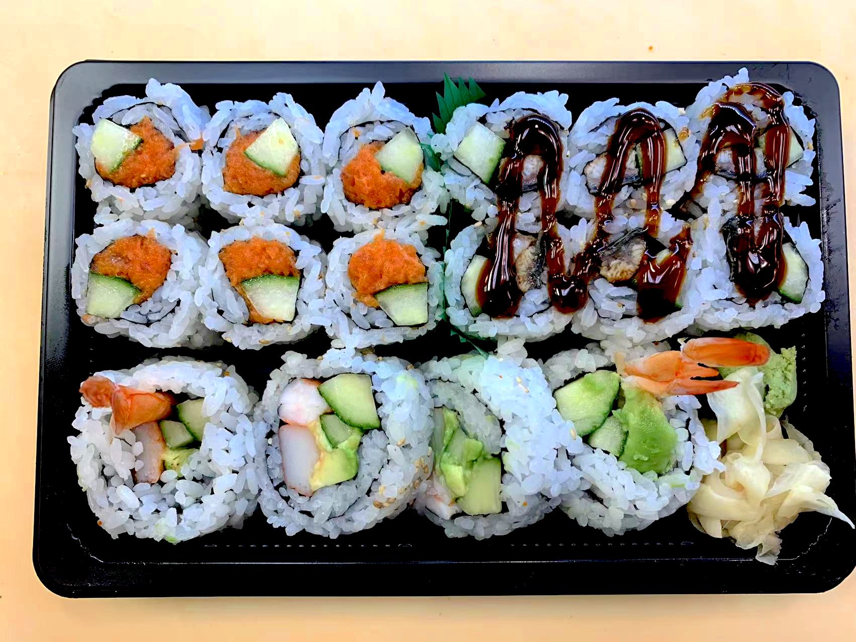 Order P7. Maki Combo food online from Sushitoo Express store, Gibsonia on bringmethat.com