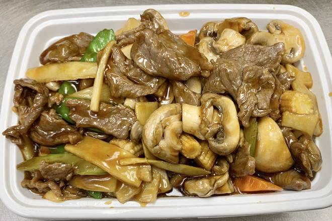 Order Beef w. Mushroom (Large) food online from East China store, Winston-Salem on bringmethat.com