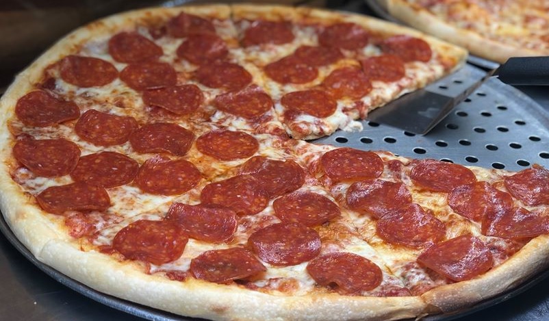 Order Neapolitan Pepperoni Pizza food online from Villa Fresh Italian Kitchen store, Nashville on bringmethat.com