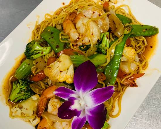 Order Thai Chow Mein food online from Orchid Thai Restaurant & Bar store, Sacramento on bringmethat.com