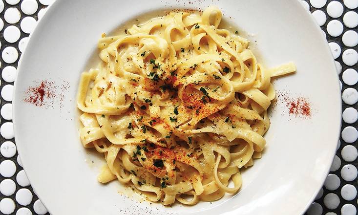 Order Fettuccine Alfredo food online from Gino's East Sports Bar store, Chicago on bringmethat.com