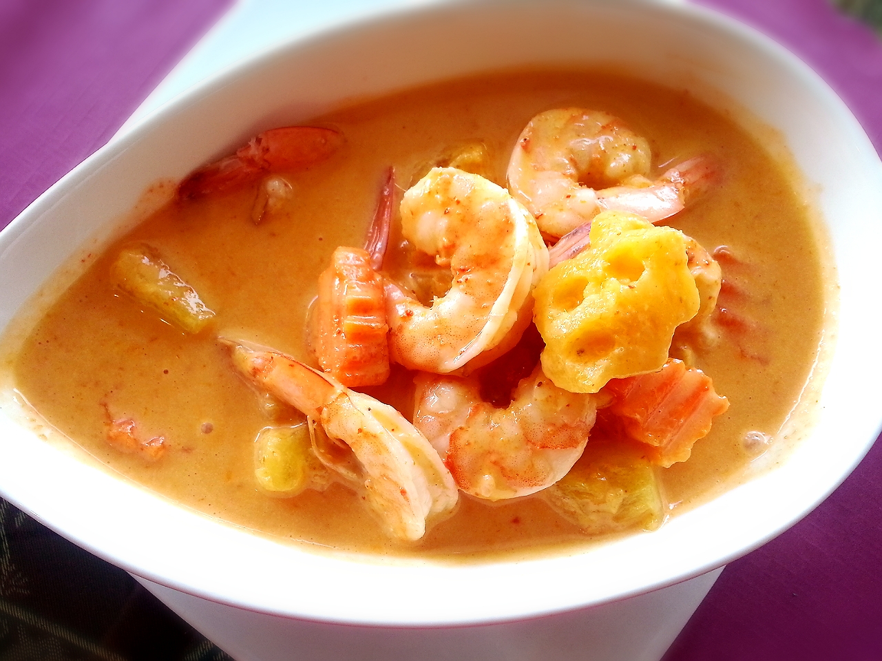 Order Pineapple Curry food online from Thai Chef Cuisine store, Azusa on bringmethat.com