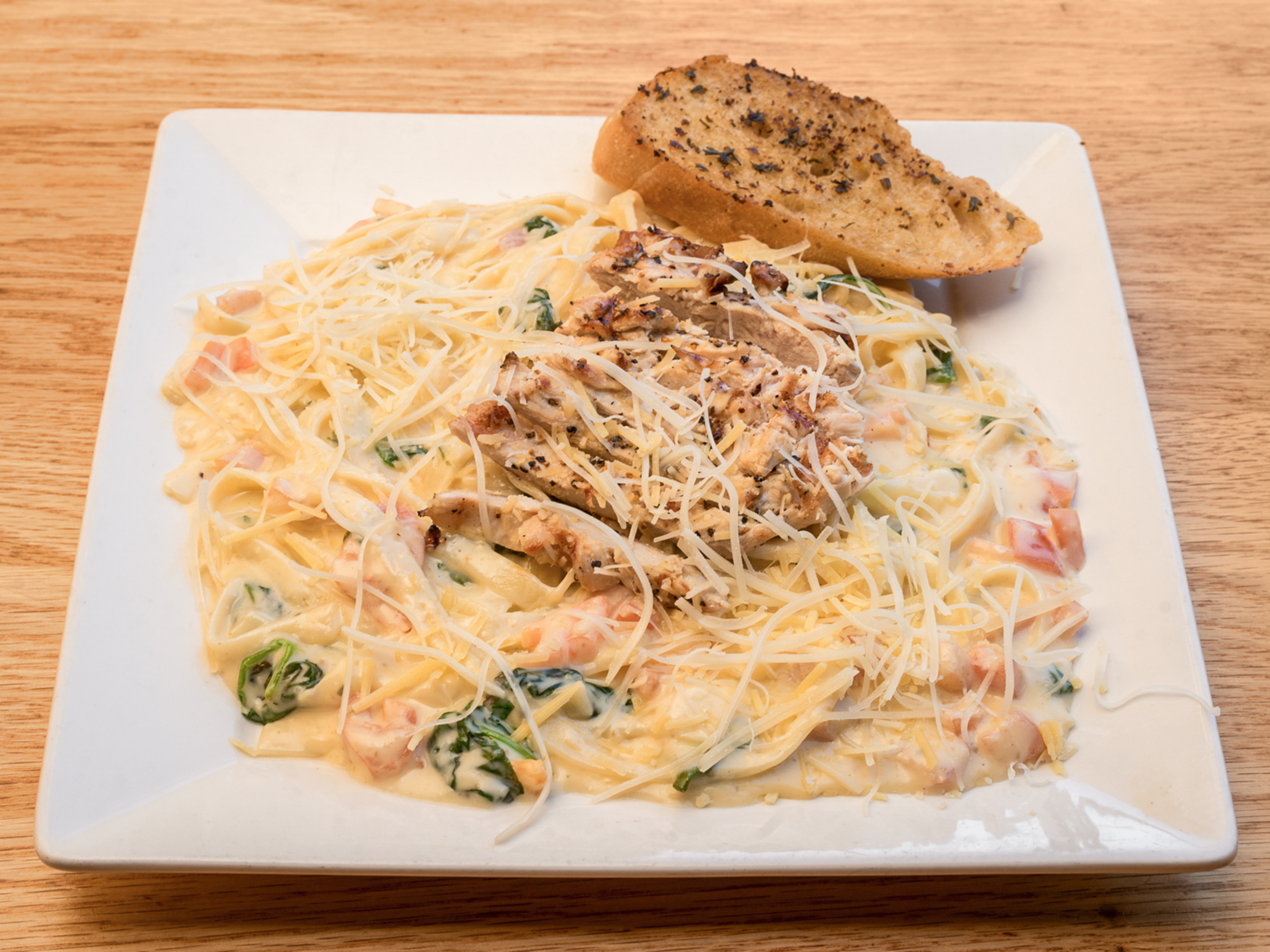 Order Traditional Fettuccine Alfredo food online from Hungry Hunter store, Bakersfield on bringmethat.com