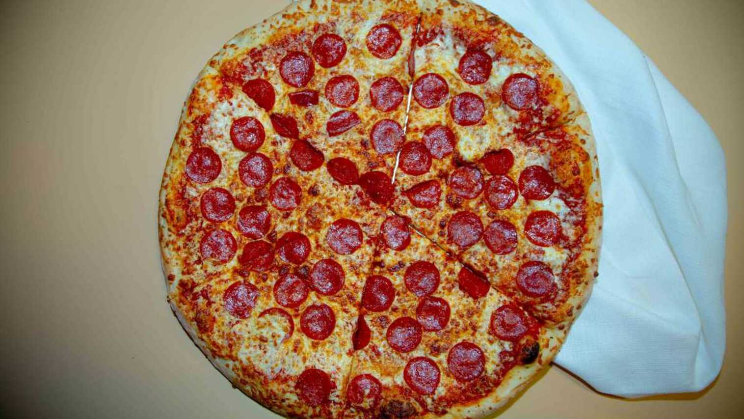 Order Cheese Pizza (14") food online from Cousin Vinny store, Dayton on bringmethat.com
