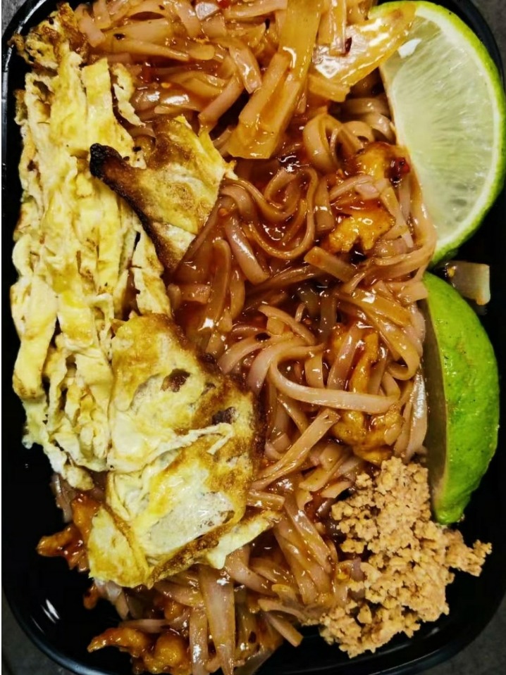 Order Chicken Pad Thai Noodle food online from Chang's Chinese Restaurant store, Tuscaloosa on bringmethat.com