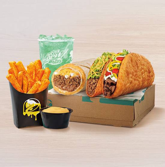 Order Deluxe Cravings Box food online from Taco Bell store, Searcy on bringmethat.com