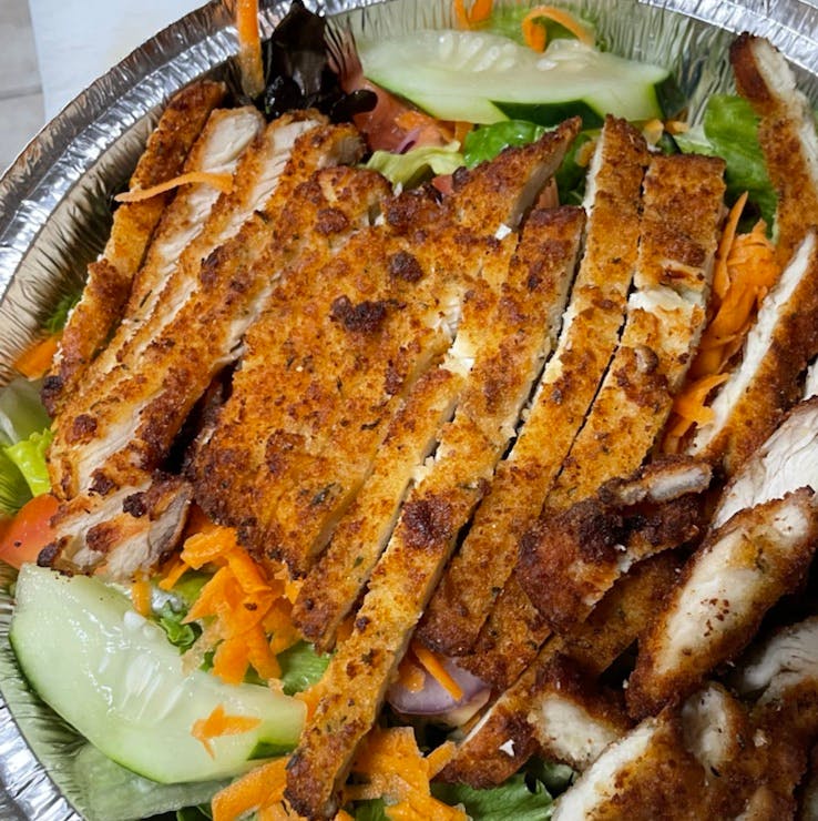 Order Crispy Chicken Salad - Salad food online from Davila's Pizza & Restaurant store, Hackettstown on bringmethat.com