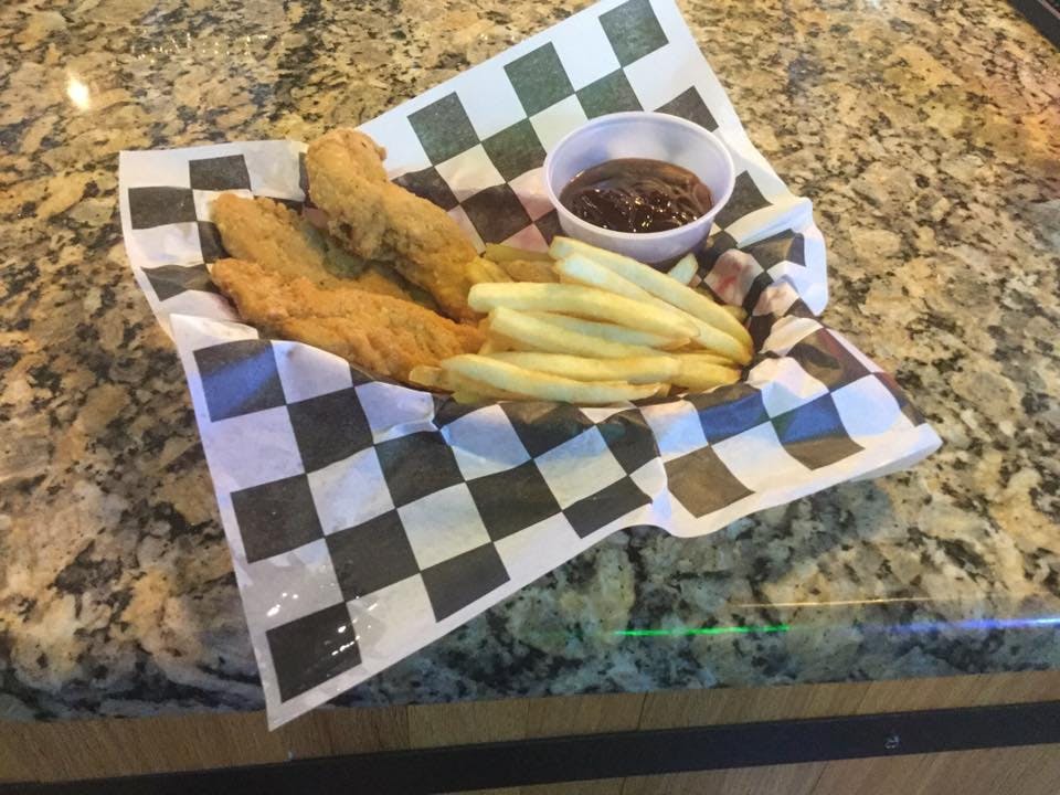 Order Chicken Strips Basket - 3 Pieces food online from Red River Pizzeria store, Nocona on bringmethat.com