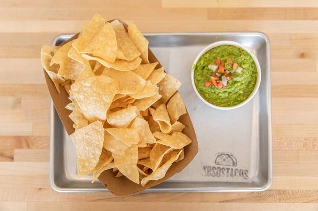 Order Guacamole & Chips food online from Kesos Tacos store, Austin on bringmethat.com